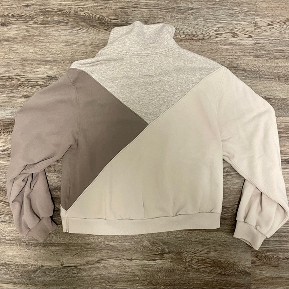 Abercrombie & Fitch Super Soft Turtleneck - Geometric Grey White - M - Picture 2 of 3